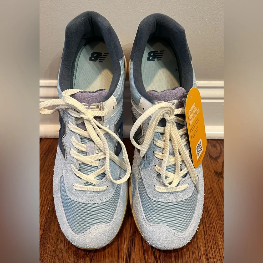 Unisex New Balance Blue Purple Sneakers - Picture 2 of 6